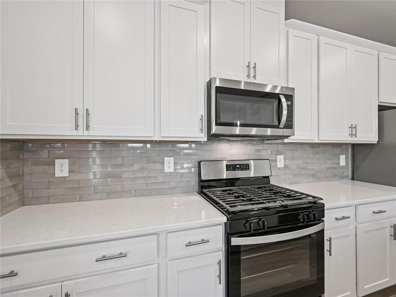 Furnished interior view inside a new home in Creekside at Oxford Park, Fairburn (Image 11). Furnished interior view inside a new home in Creekside at Oxford Park, Fairburn (Image 11).