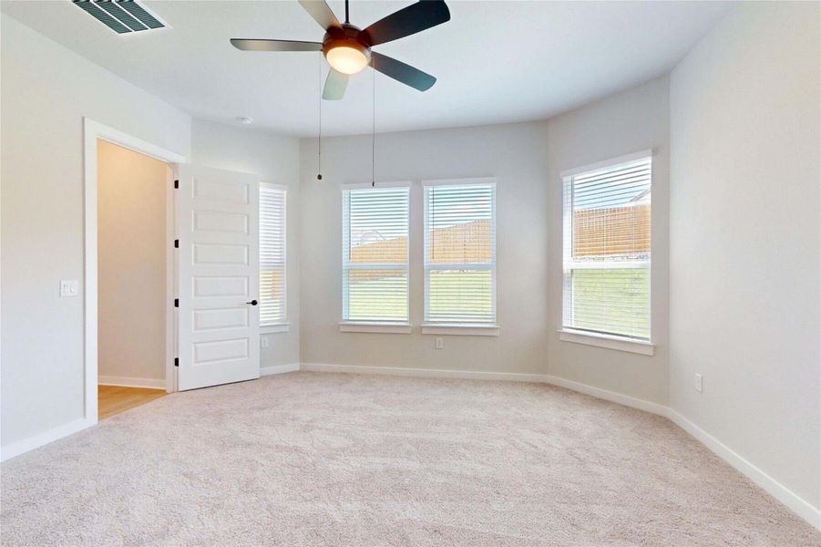Spacious, unfurnished interior of a new home in Cedar Brook, Leander (Image 29).