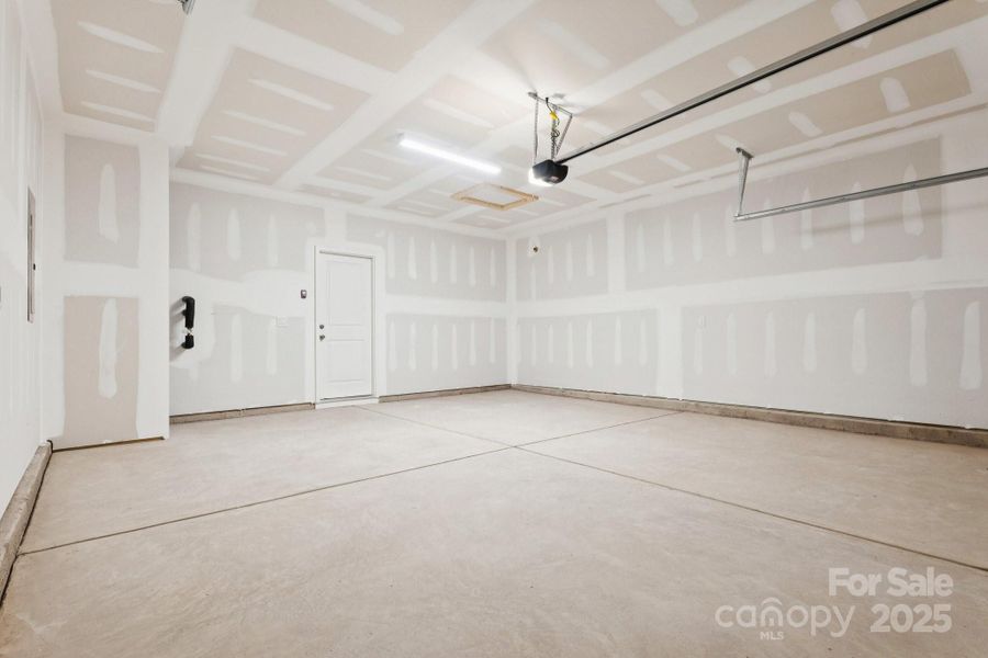 Image 31 of a home in Running Creek. Image 31 of a home in Running Creek.