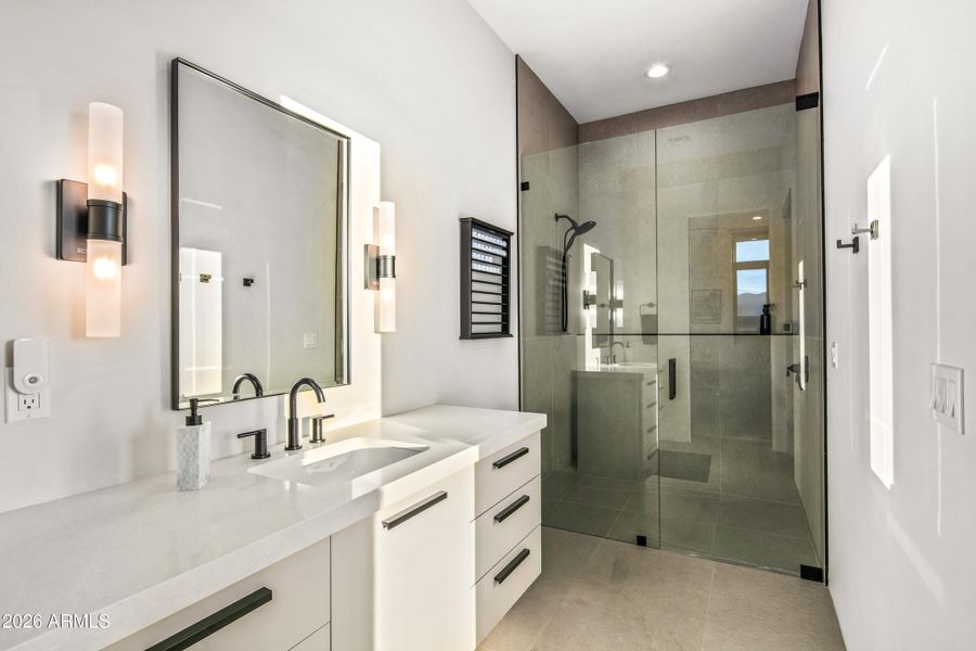 032_Guest Ensuite #2 Bath