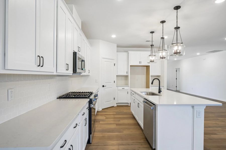 Representative images and renderings are for illustrative purposes. Actual structural options and design finishes of home may vary. Representative images and renderings are for illustrative purposes. Actual structural options and design finishes of home may vary.