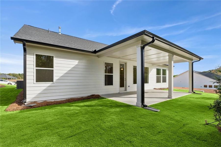 Exterior details and patio area of a home in Old Mill Preserve, Dallas (Image 3).