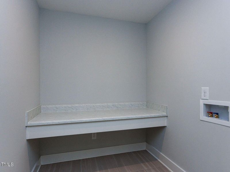 033-1280x960-laundry-room