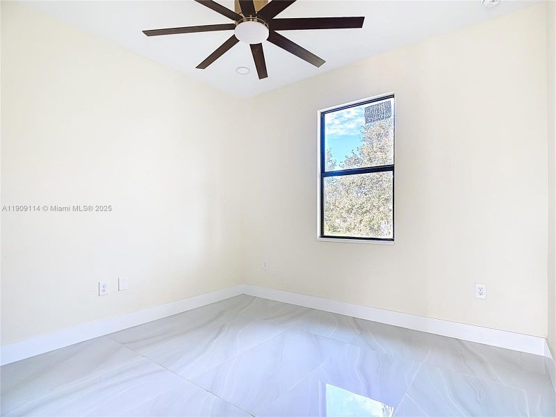 Spacious, unfurnished interior of a new home in , Lehigh Acres (Image 30).