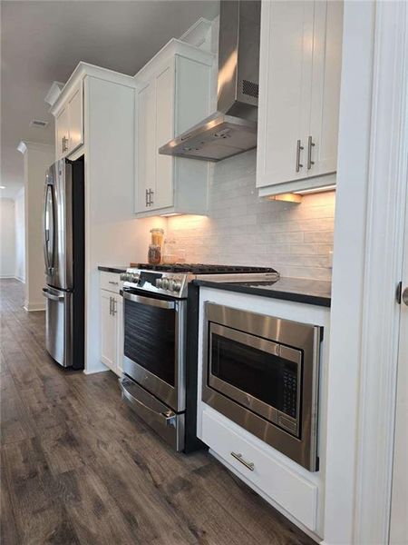 Furnished interior view inside a new home in , Suwanee (Image 15).