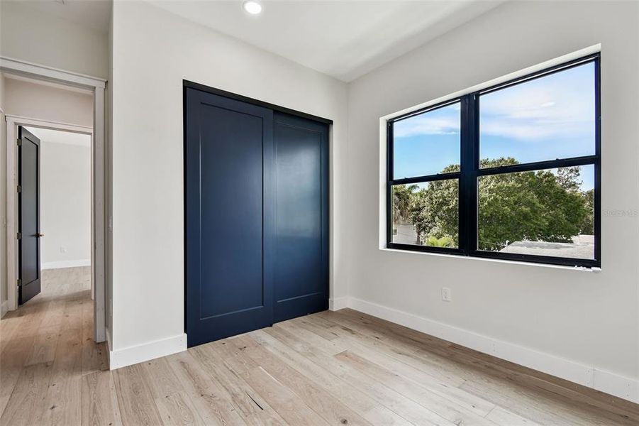 Spacious, unfurnished interior of a new home in , St. Petersburg (Image 24).