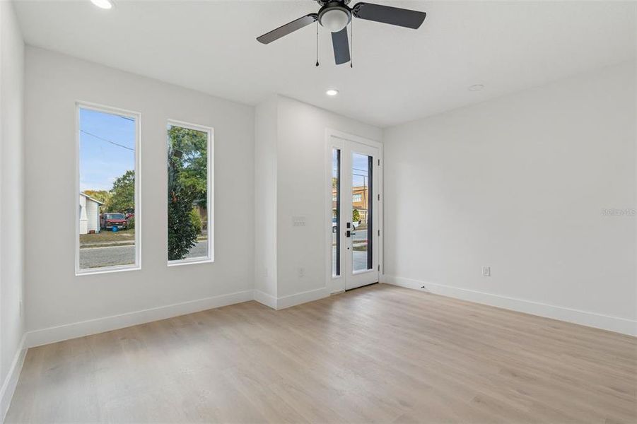 Spacious, unfurnished interior of a new home in , Tampa (Image 61).
