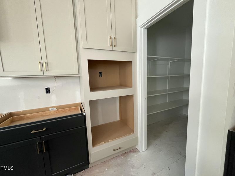 37555355-AF38-49C1-AD9A-904D2D83A451 37555355-AF38-49C1-AD9A-904D2D83A451