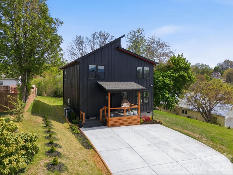 Image 34 of a home in .