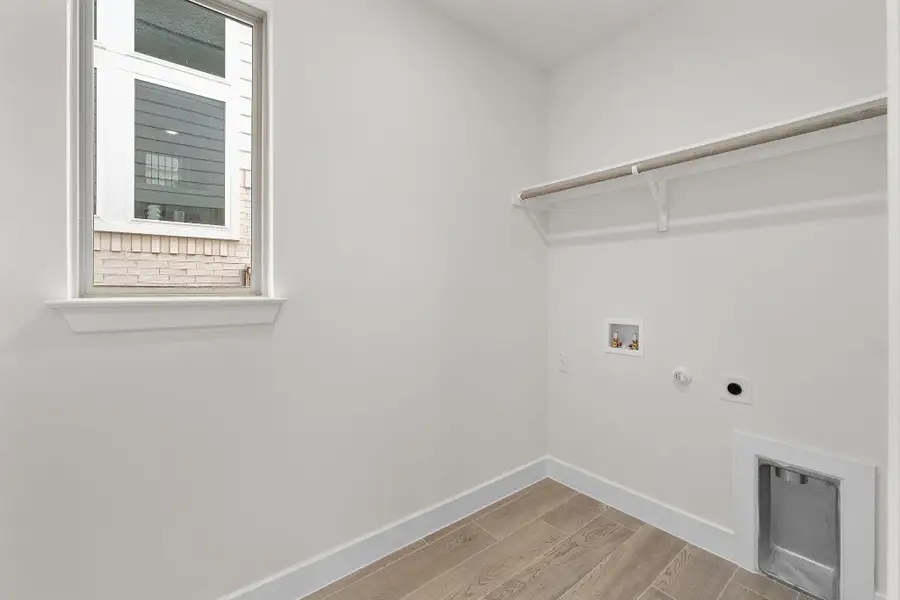Spacious, unfurnished interior of a new home in Parmer Ranch, Georgetown (Image 34). Spacious, unfurnished interior of a new home in Parmer Ranch, Georgetown (Image 34).