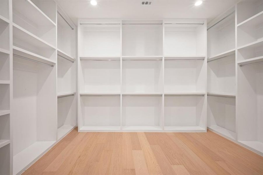 Spacious, unfurnished interior of a new home in , Dallas (Image 21).