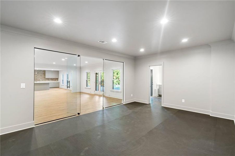 Spacious, unfurnished interior of a new home in , Marietta (Image 19).