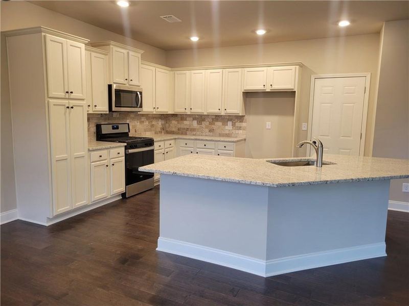 Furnished interior view inside a new home in , Grayson (Image 4).