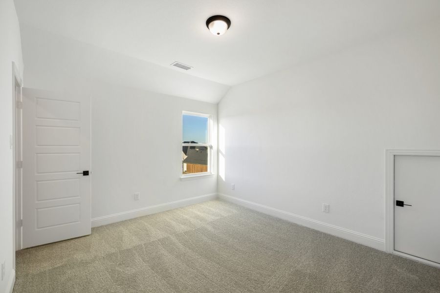Spacious, unfurnished interior of a new home in Cambridge Crossing, Celina (Image 40).
