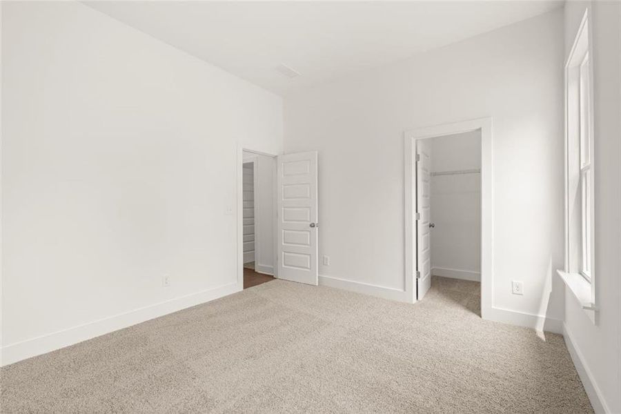 Spacious, unfurnished interior of a new home in , Gainesville (Image 32).