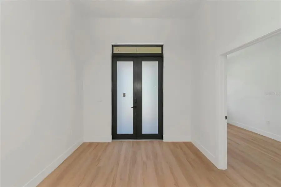 Spacious, unfurnished interior of a new home in , North Port (Image 25).