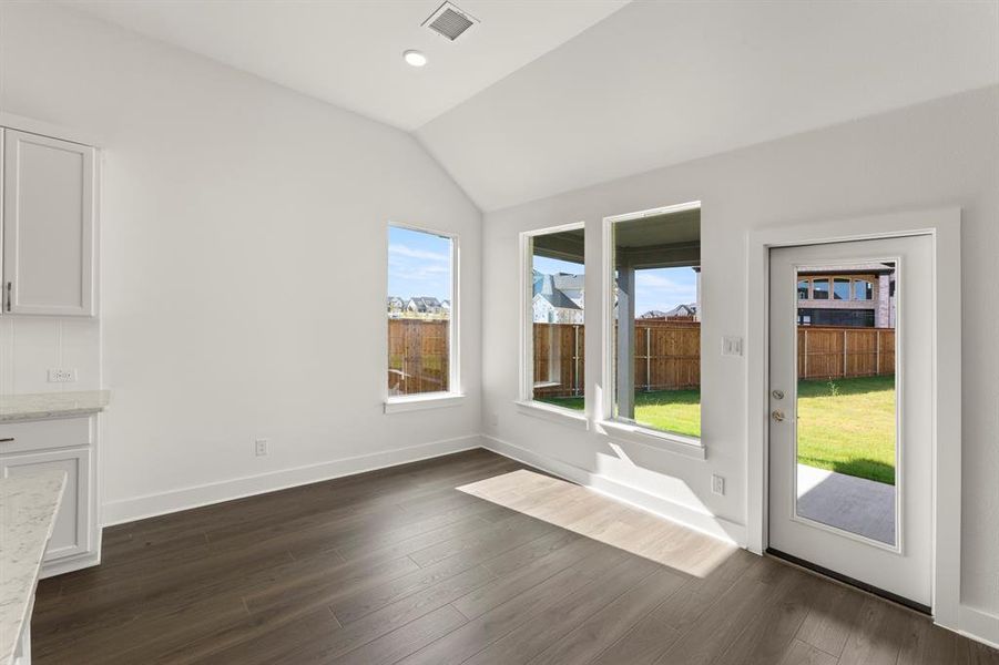 12. 3825 Selborne - Dining