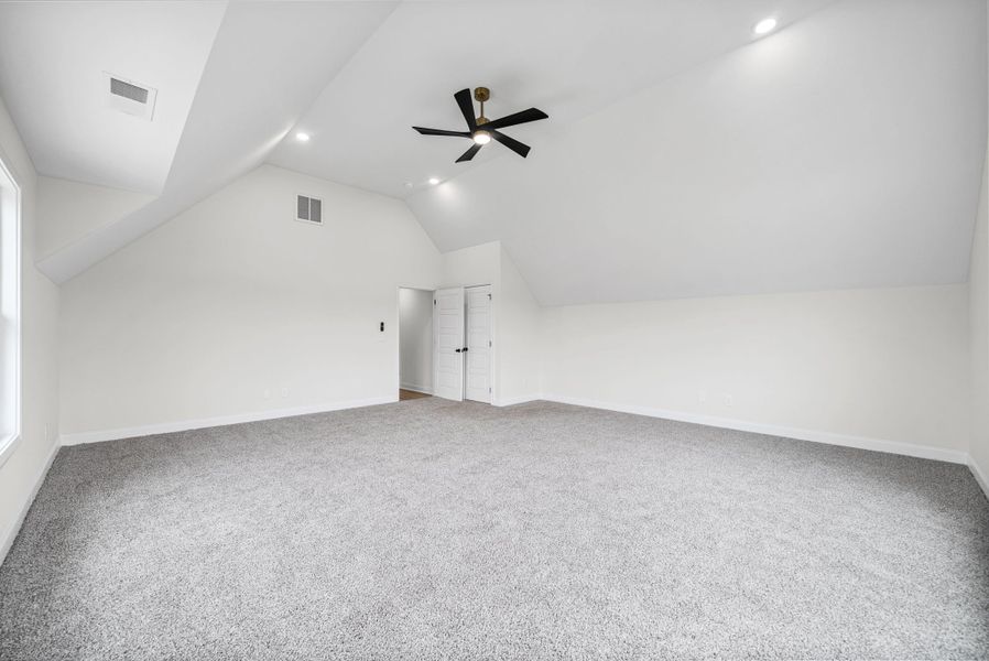 Spacious, unfurnished interior of a new home in Wofford Estates, Clarksville (Image 23).