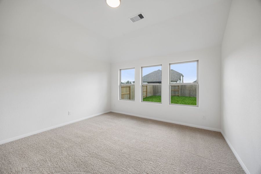 Spacious, unfurnished interior of a new home in Riviera Pines, Huffman (Image 22).