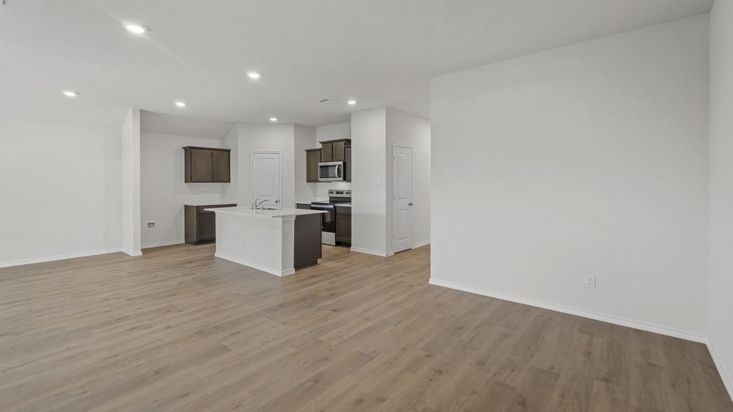 Spacious, unfurnished interior of a new home in Bluff Springs, Ferris (Image 11). Spacious, unfurnished interior of a new home in Bluff Springs, Ferris (Image 11).