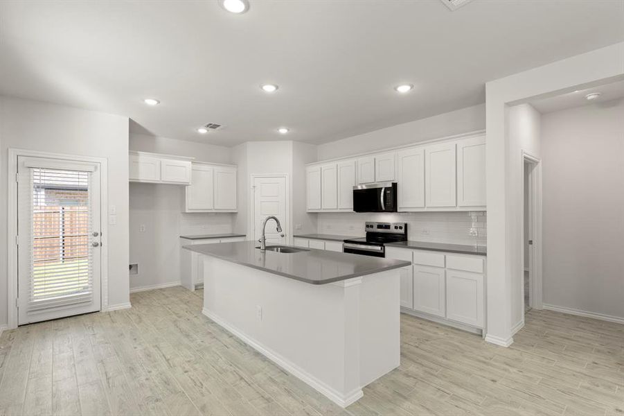 11. 3312 Sedge Grass - Kitchen