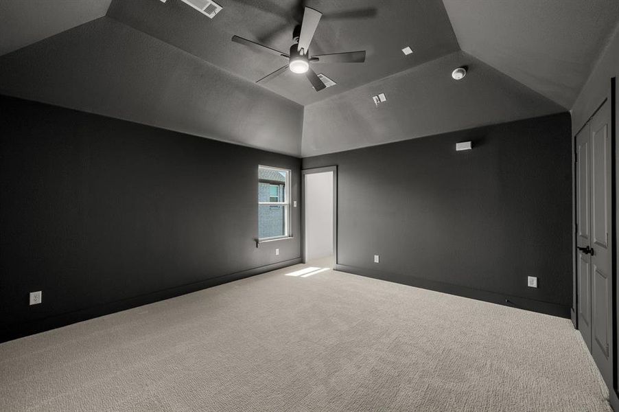 Spacious, unfurnished interior of a new home in Shady Valley Estates, Midlothian (Image 25).