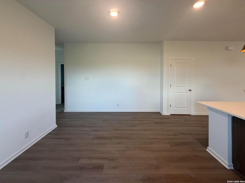 Spacious, unfurnished interior of a new home in Hennersby Hollow, San Antonio (Image 18). Spacious, unfurnished interior of a new home in Hennersby Hollow, San Antonio (Image 18).