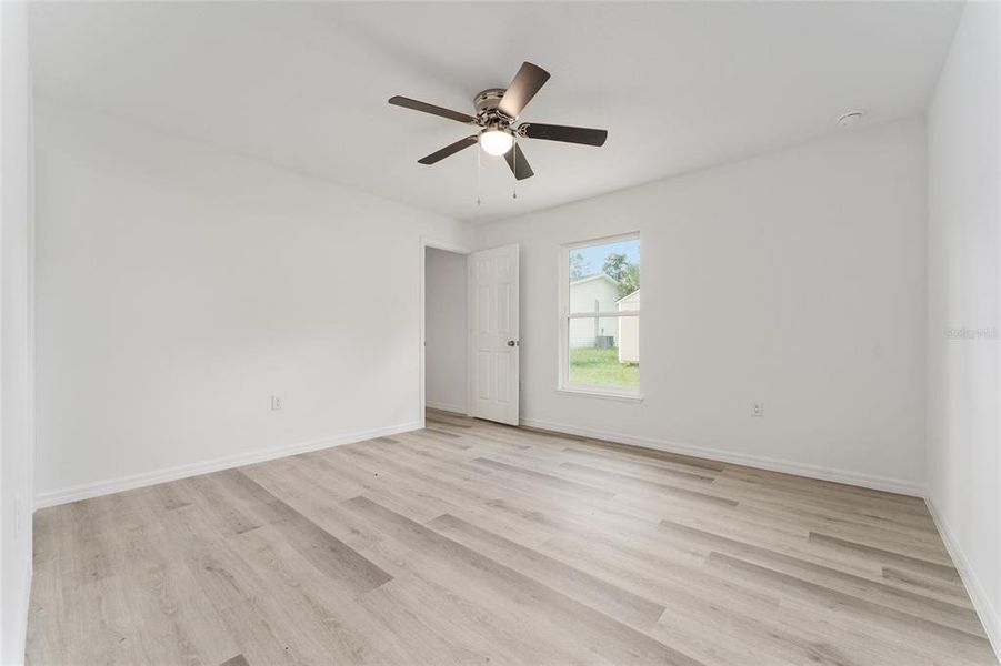 Spacious, unfurnished interior of a new home in , Silver Springs (Image 18).