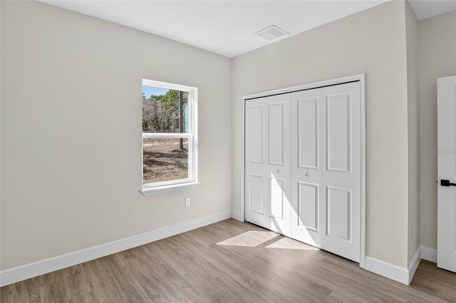 Spacious, unfurnished interior of a new home in , Citrus Springs (Image 16).