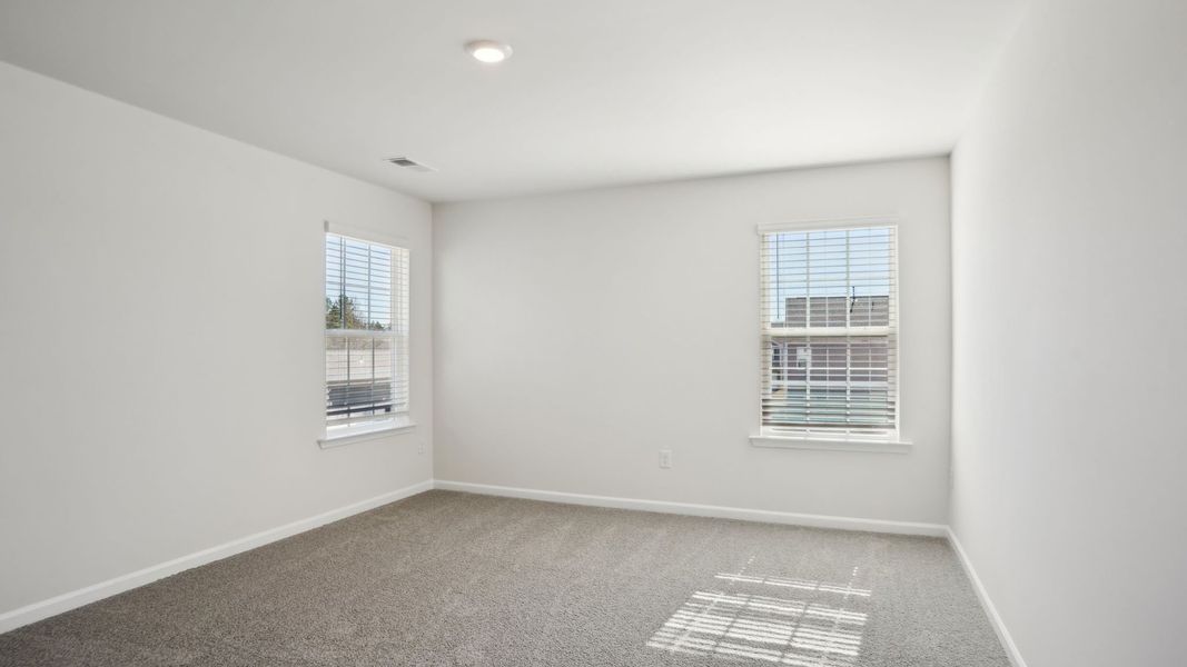 Spacious, unfurnished interior of a new home in Granite Falls, Lancaster (Image 24).