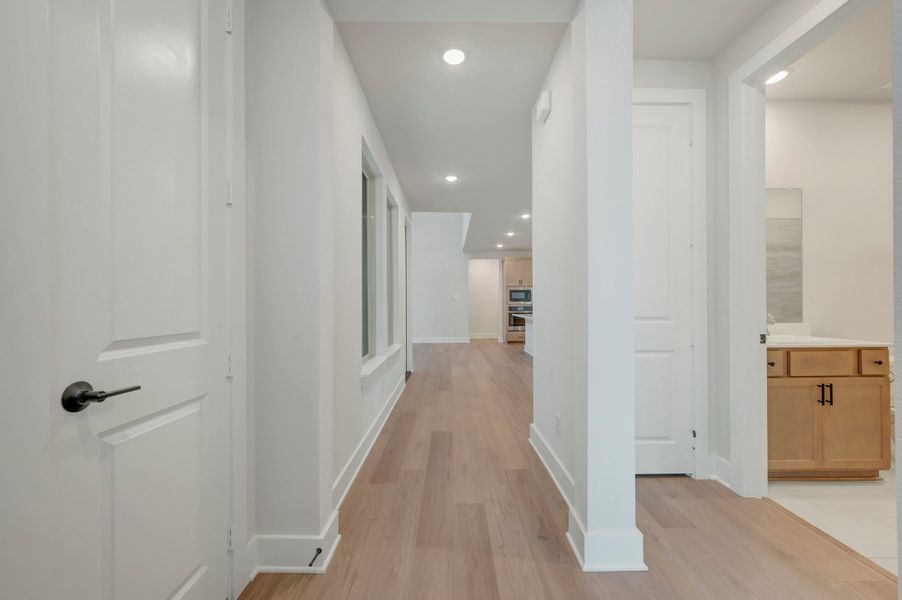 Spacious, unfurnished interior of a new home in Painted Tree, McKinney (Image 13).