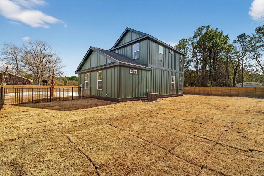 Exterior details and patio area of a home in , Summerville (Image 33).