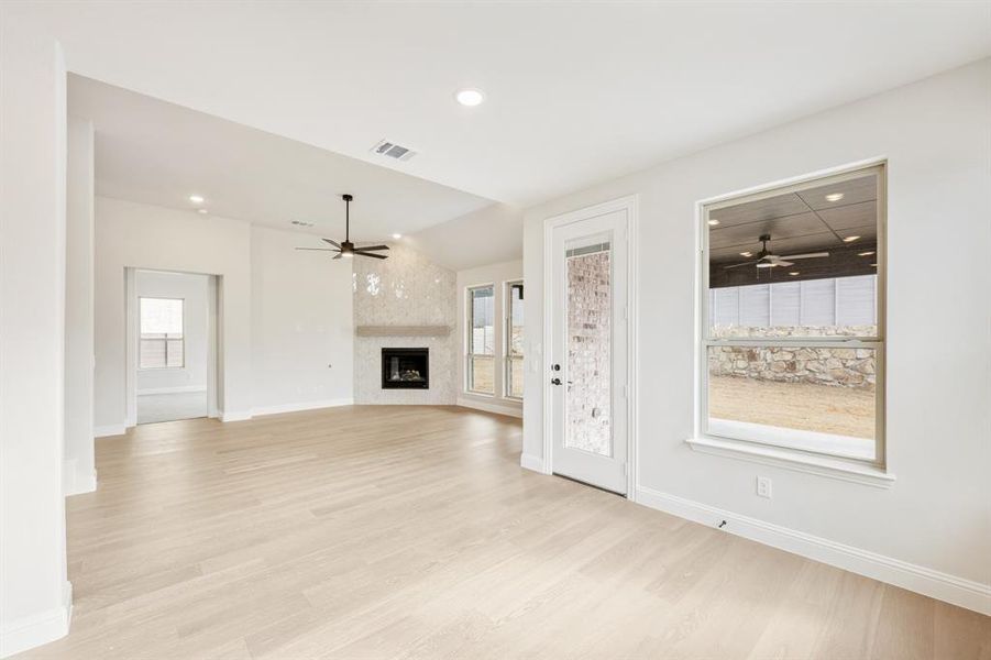 Spacious, unfurnished interior of a new home in Painted Tree, McKinney (Image 39). Spacious, unfurnished interior of a new home in Painted Tree, McKinney (Image 39).