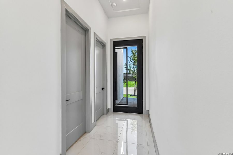 Spacious, unfurnished interior of a new home in , San Antonio (Image 47).