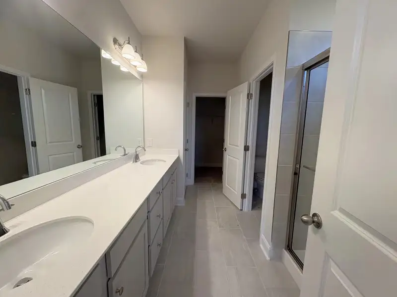 Furnished interior view inside a new home in Cades Bluff, Lebanon (Image 8).