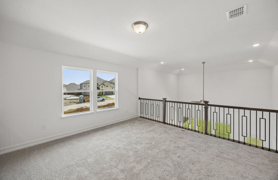 Spacious, unfurnished interior of a new home in Wilson Creek Meadows, Celina (Image 16).