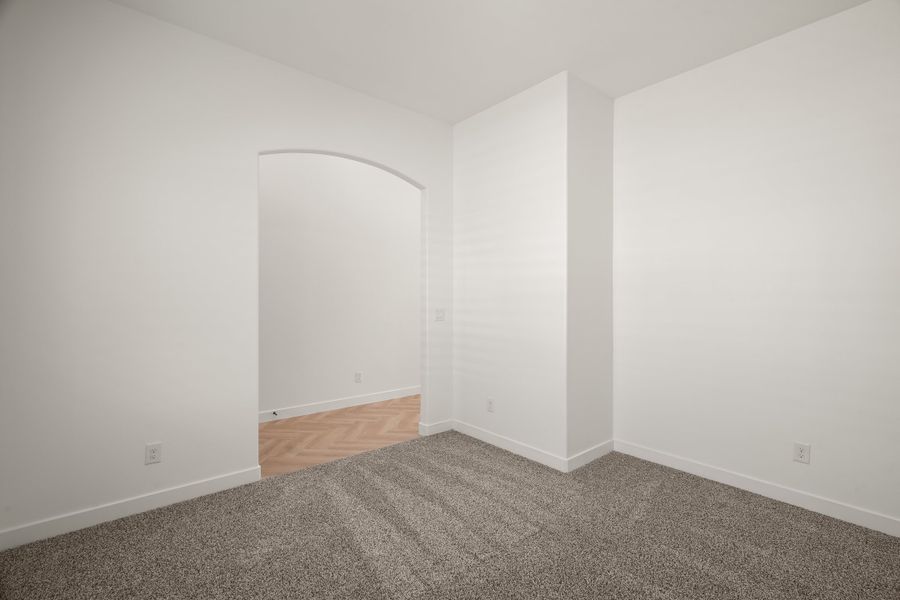 Spacious, unfurnished interior of a new home in Tierra Del Este 91, El Paso (Image 19).