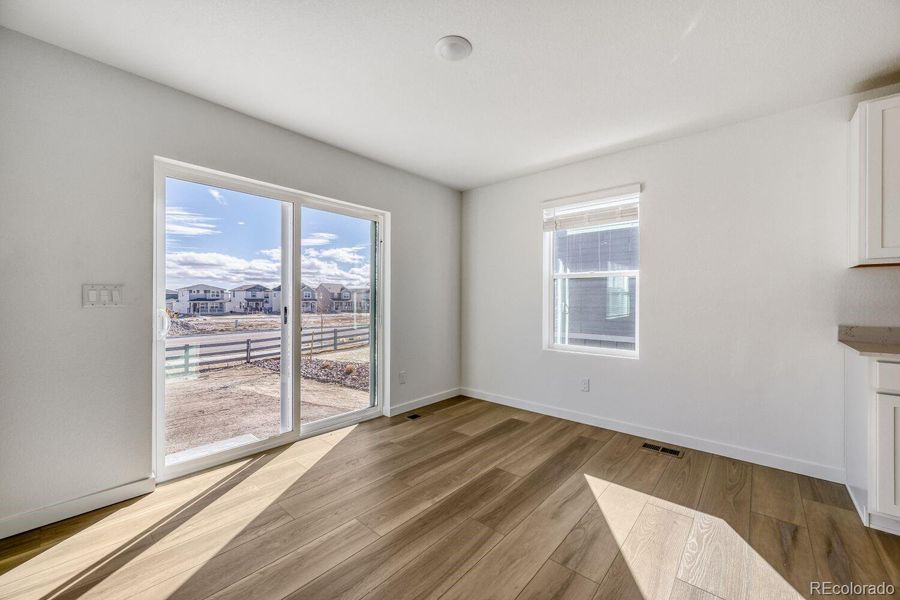 Spacious, unfurnished interior of a new home in Percheron, Colorado Springs (Image 11).