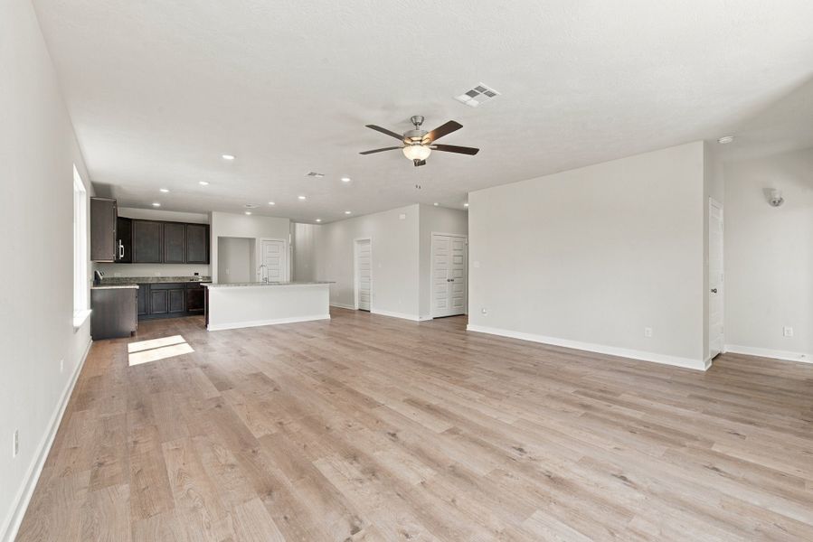 Spacious, unfurnished interior of a new home in Grand Lake, Snook (Image 7). Spacious, unfurnished interior of a new home in Grand Lake, Snook (Image 7).