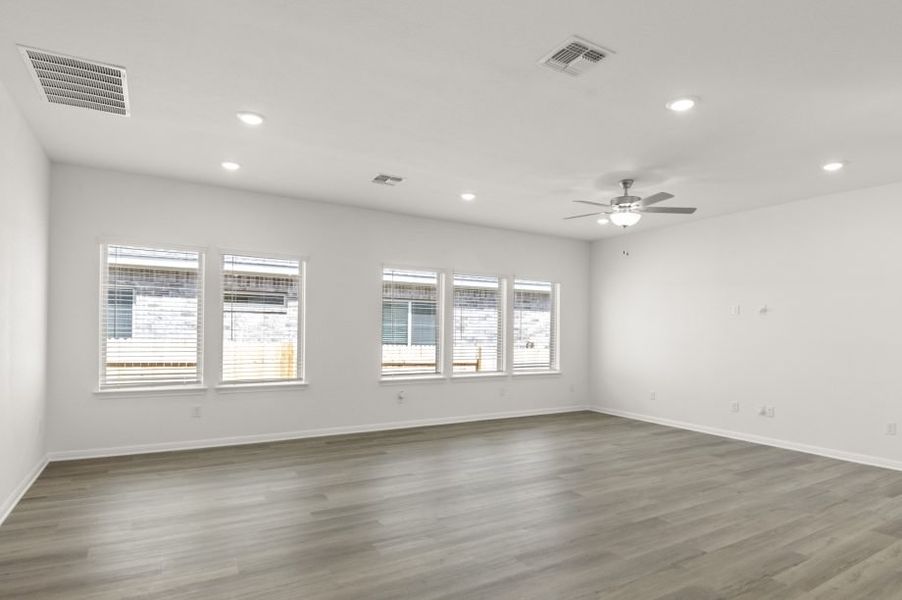 Spacious, unfurnished interior of a new home in Blanco Vista, San Marcos (Image 20). Spacious, unfurnished interior of a new home in Blanco Vista, San Marcos (Image 20).