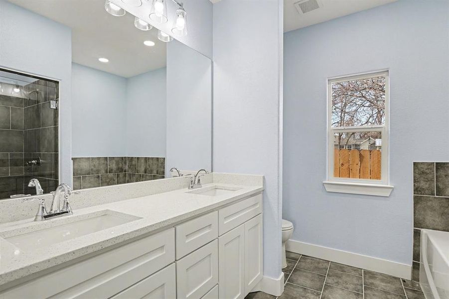 Furnished interior view inside a new home in , Fort Worth (Image 10).