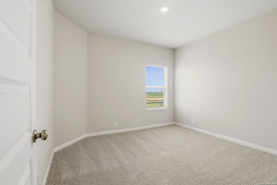 Spacious, unfurnished interior of a new home in Dauer Ranch, New Braunfels (Image 13). Spacious, unfurnished interior of a new home in Dauer Ranch, New Braunfels (Image 13).