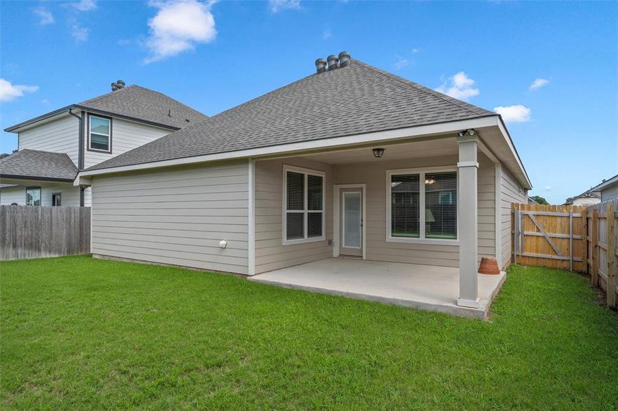 Exterior details and patio area of a home in , Waco (Image 27).