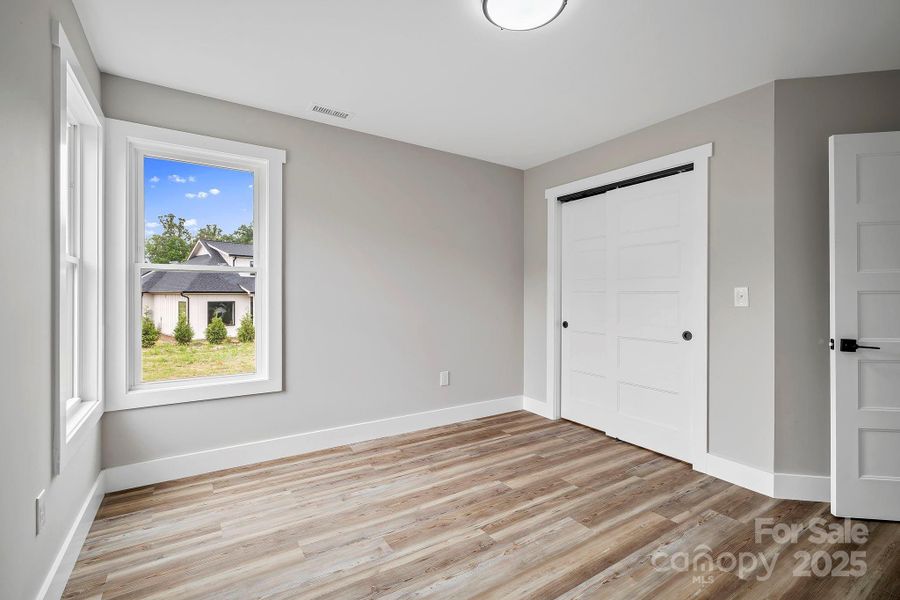 Spacious, unfurnished interior of a new home in , Asheville (Image 19).