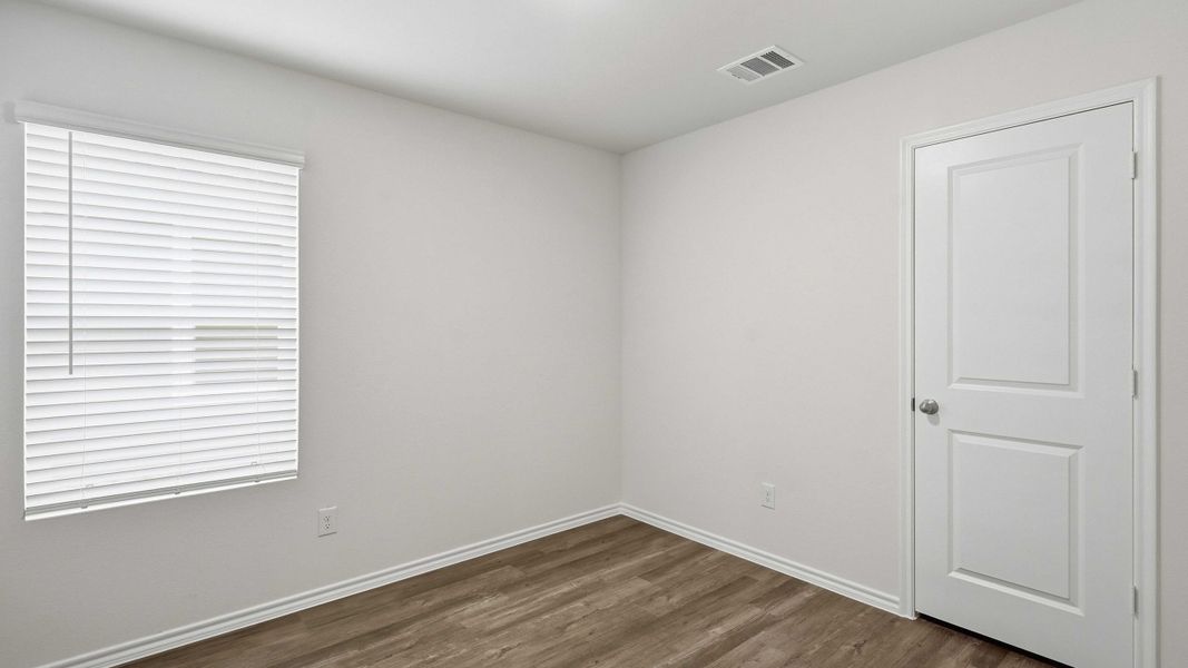 Representative unfurnished interior of a home built from the Emma by D.R. Horton in Maplewood Meadows, Forney (Image 20).