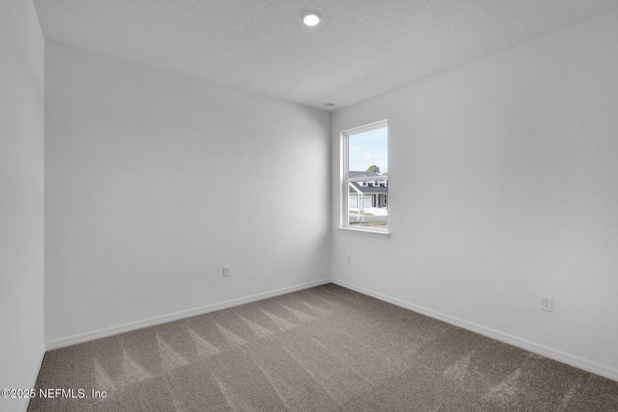 Spacious, unfurnished interior of a new home in Hyland Trail, Green Cove Springs (Image 17).