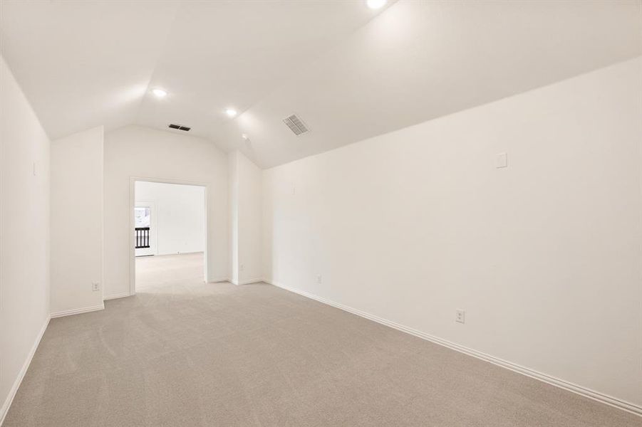 Spacious, unfurnished interior of a new home in West Crossing, Anna (Image 28).