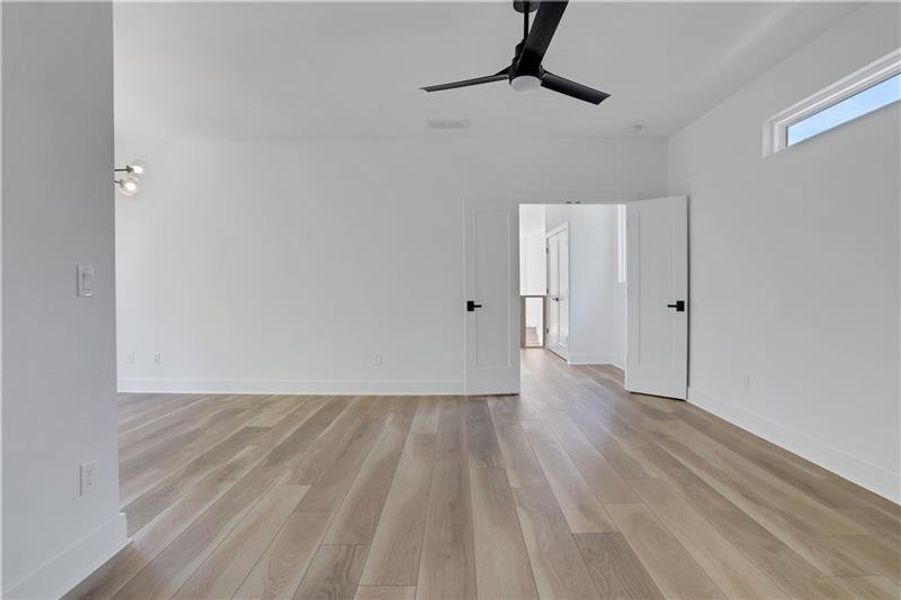 Spacious, unfurnished interior of a new home in , Scottdale (Image 39).