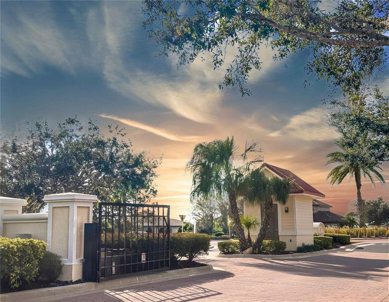 Community amenities in , Auburndale (Image 44).