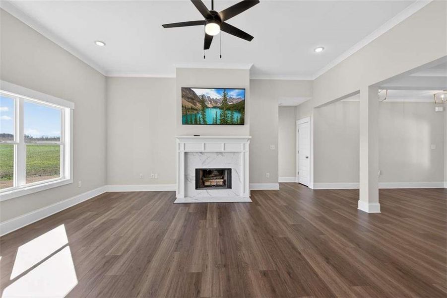 Spacious, unfurnished interior of a new home in , Comer (Image 22).